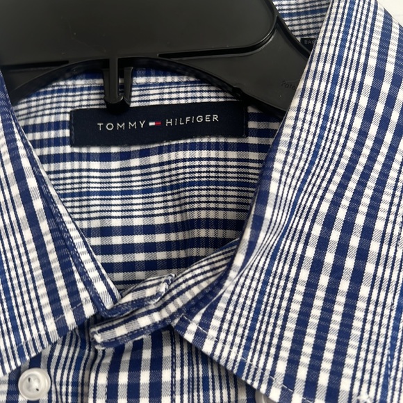 Button down - Picture 3 of 4